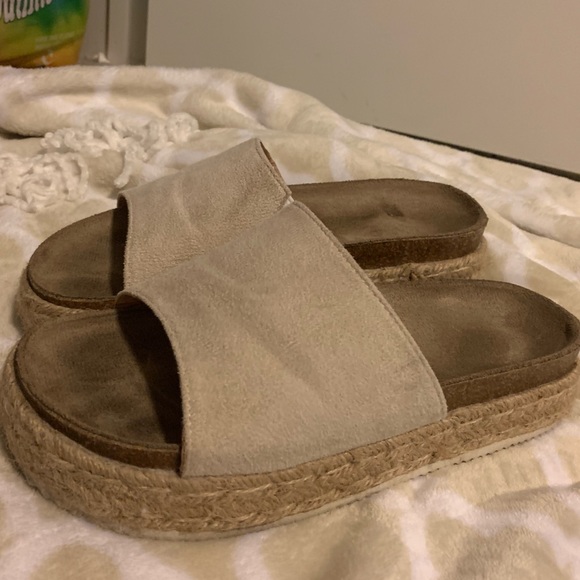 Platform sandals - Picture 1 of 2